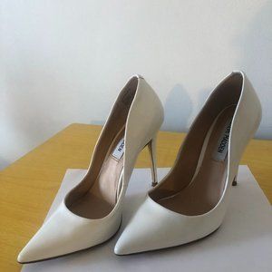 Steve Madden Patent Leather White High Heel Shoe size 6